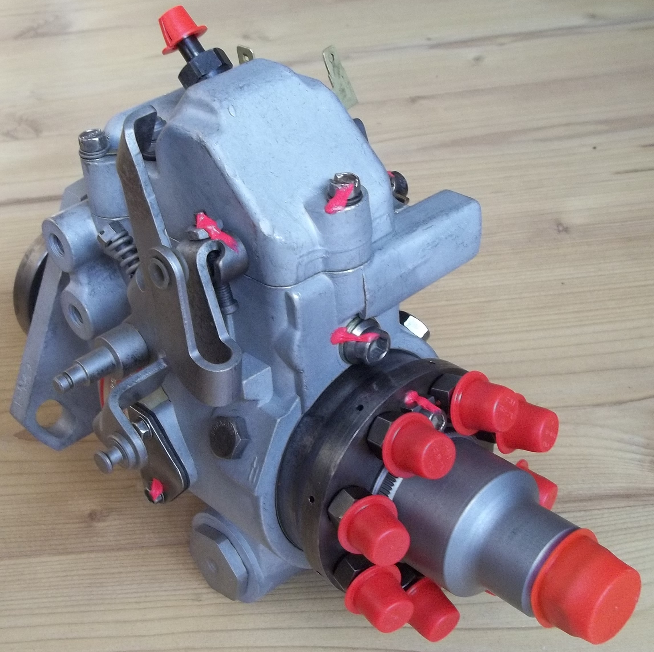 Einspritzpumpe Alt gegen neu