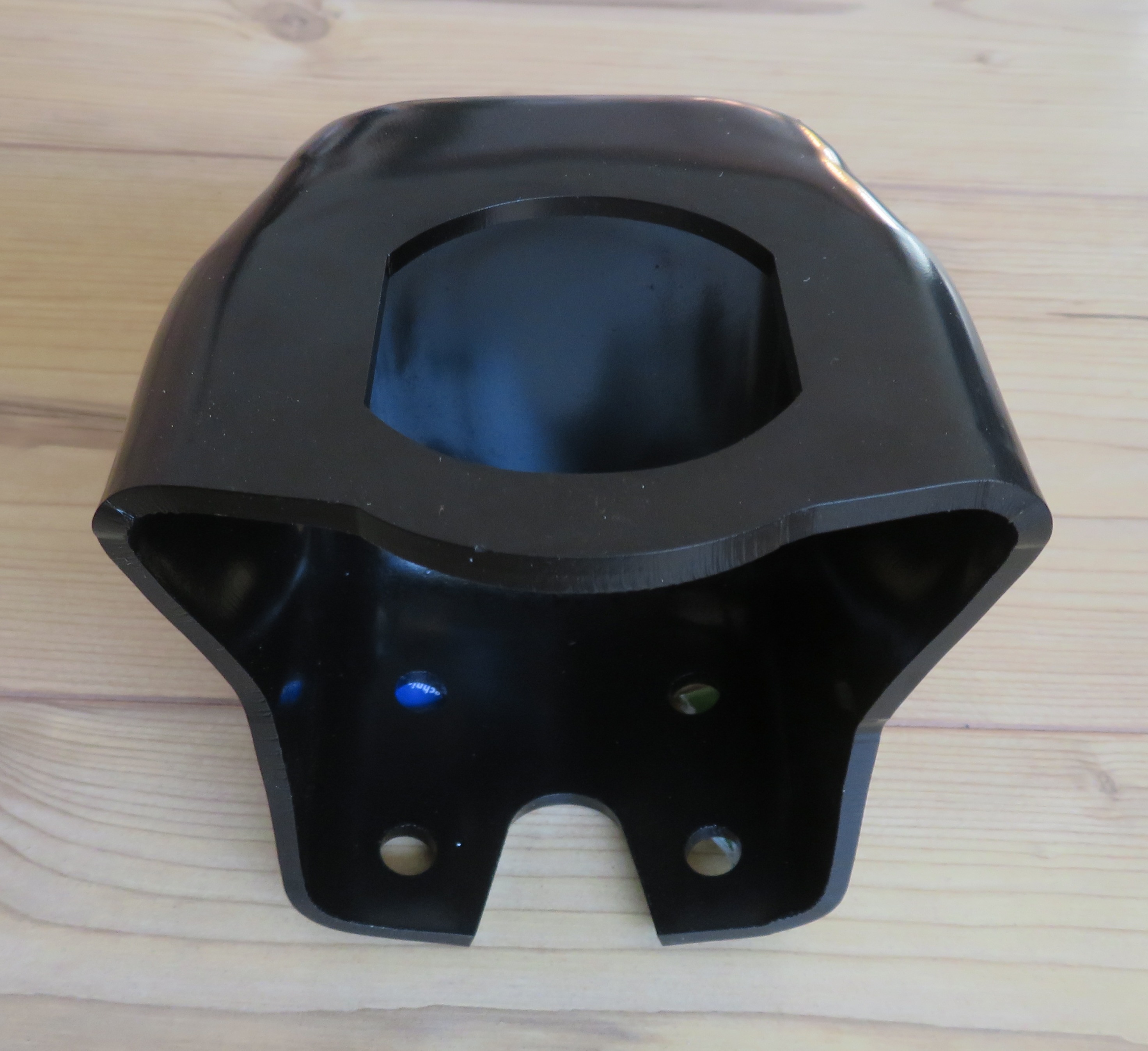 Halterung Kühler unten